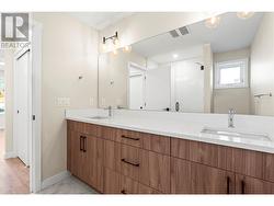 Ensuite has Large Extended Mirror - 