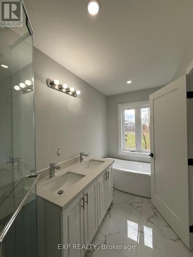 17 Malta Street, Toronto, ON - Indoor Photo Showing Bathroom