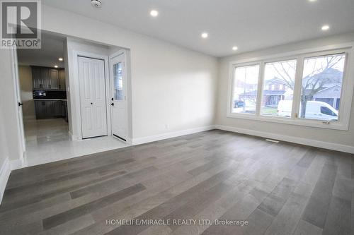 25 Meredith Drive, St. Catharines, ON - Indoor Photo Showing Other Room