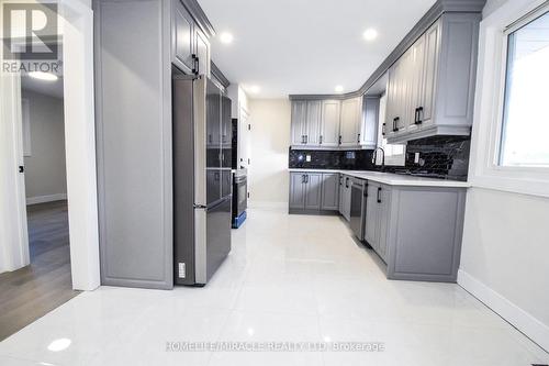 25 Meredith Drive, St. Catharines, ON - Indoor Photo Showing Kitchen