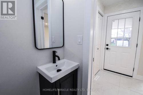 25 Meredith Drive, St. Catharines, ON - Indoor Photo Showing Bathroom