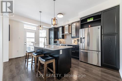 8799 Dogwood Crescent, Niagara Falls, ON - Indoor Photo Showing Kitchen With Upgraded Kitchen