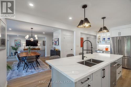 387 Mississauga Street, Niagara-On-The-Lake, ON - Indoor Photo Showing Kitchen With Stainless Steel Kitchen With Double Sink With Upgraded Kitchen