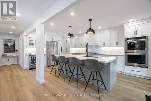 387 Mississauga Street, Niagara-On-The-Lake, ON - Indoor Photo Showing Kitchen With Stainless Steel Kitchen With Upgraded Kitchen