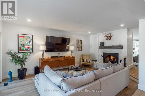 387 Mississauga Street, Niagara-On-The-Lake, ON - Indoor Photo Showing Living Room With Fireplace