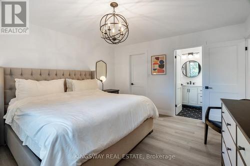 387 Mississauga Street, Niagara-On-The-Lake, ON - Indoor Photo Showing Bedroom