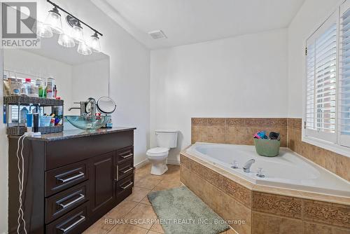 76 Redfern Avenue, Hamilton, ON - Indoor Photo Showing Bathroom