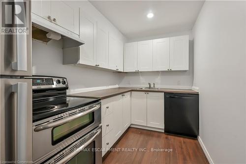 76 Redfern Avenue, Hamilton, ON - Indoor Photo Showing Kitchen