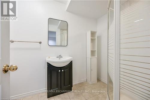 76 Redfern Avenue, Hamilton, ON - Indoor Photo Showing Bathroom