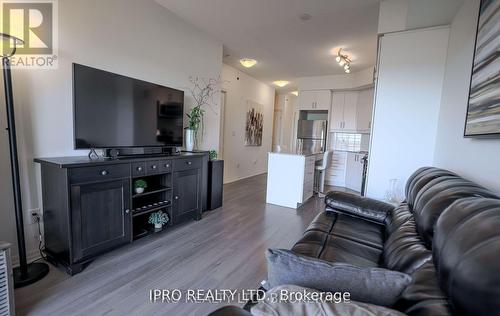 309 - 560 North Service Road, Grimsby, ON - Indoor Photo Showing Living Room