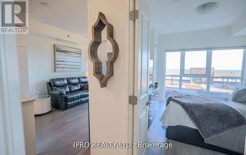 309 - 560 North Service Road, Grimsby, ON - Indoor Photo Showing Bedroom