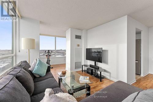 1808 - 550 Webb Drive, Mississauga, ON - Indoor Photo Showing Living Room