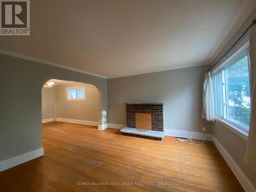 516 Victoria Street, Kingston (Central City East), ON - Indoor With Fireplace