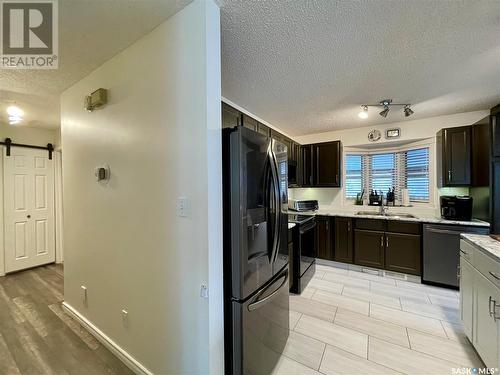 1230 Arnason Street N, Regina, SK - Indoor Photo Showing Kitchen