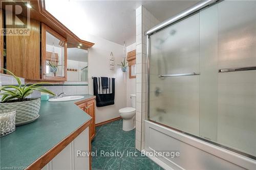 11 Golden Place, Ingersoll (Ingersoll - South), ON - Indoor Photo Showing Bathroom