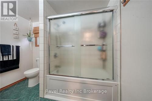 11 Golden Place, Ingersoll (Ingersoll - South), ON - Indoor Photo Showing Bathroom