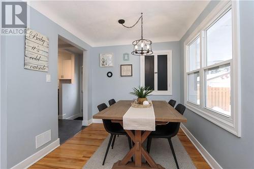 1316 Lincoln Road, Sudbury, ON - Indoor Photo Showing Dining Room