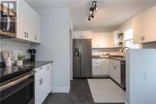 1316 Lincoln Road, Sudbury, ON - Indoor Photo Showing Kitchen