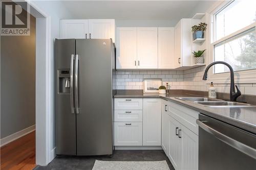 1316 Lincoln Road, Sudbury, ON - Indoor Photo Showing Kitchen With Double Sink