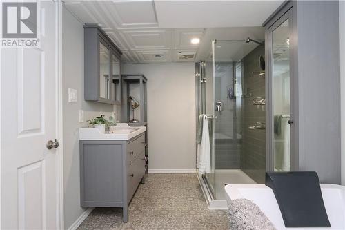 1316 Lincoln Road, Sudbury, ON - Indoor Photo Showing Bathroom