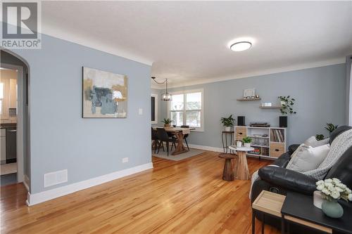 1316 Lincoln Road, Sudbury, ON - Indoor Photo Showing Living Room