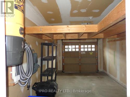 3263 Mccurdy Court, Burlington, ON - Indoor Photo Showing Garage