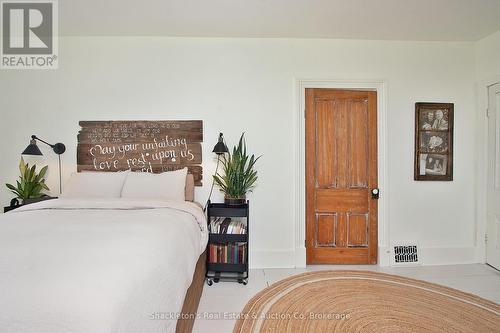 4861 Perth Line 20 Line, Perth South (52 - Downie Twp), ON - Indoor Photo Showing Bedroom