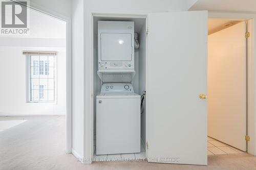 936 - 5 Everson Drive, Toronto, ON - Indoor Photo Showing Laundry Room