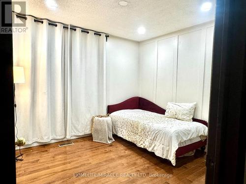 22 Cranberry Crescent, Brampton, ON - Indoor Photo Showing Bedroom