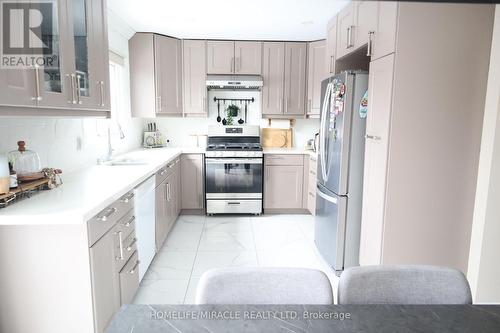 22 Cranberry Crescent, Brampton, ON - Indoor Photo Showing Kitchen