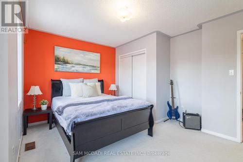 5562 Katy Gate, Mississauga, ON - Indoor Photo Showing Bedroom