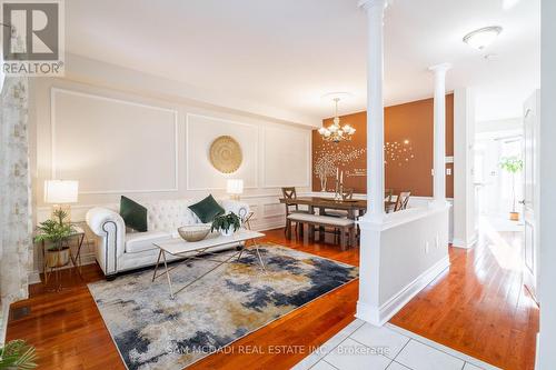 5562 Katy Gate, Mississauga, ON - Indoor Photo Showing Living Room