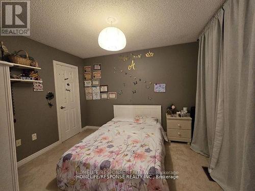 3254 Mcdowell Drive, Mississauga, ON - Indoor Photo Showing Bedroom