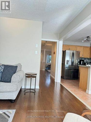 3254 Mcdowell Drive, Mississauga, ON - Indoor Photo Showing Kitchen