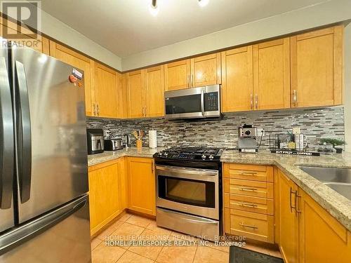 3254 Mcdowell Drive, Mississauga, ON - Indoor Photo Showing Kitchen