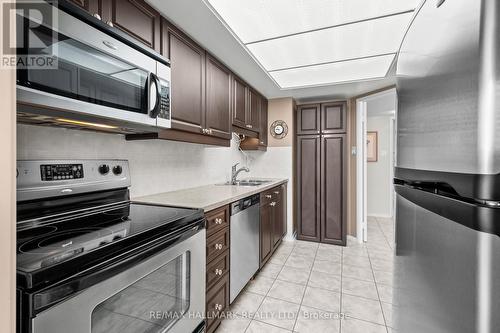 407 - 1111 Bough Beeches Boulevard, Mississauga, ON - Indoor Photo Showing Kitchen