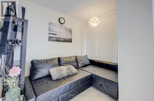 1706 - 350 Webb Drive, Mississauga, ON - Indoor Photo Showing Living Room