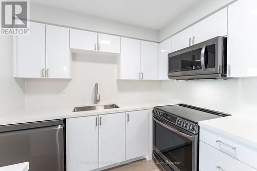 1517 - 185 Legion Road N, Toronto, ON - Indoor Photo Showing Kitchen