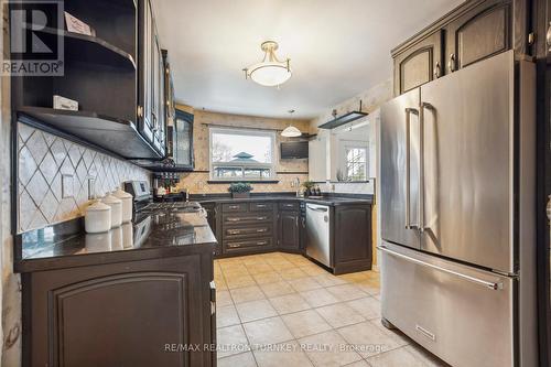 35 Bartley Bull Parkway, Brampton, ON - Indoor Photo Showing Kitchen With Stainless Steel Kitchen