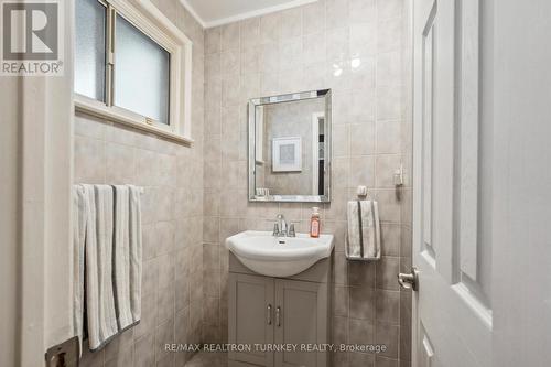 35 Bartley Bull Parkway, Brampton, ON - Indoor Photo Showing Bathroom