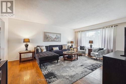 35 Bartley Bull Parkway, Brampton, ON - Indoor Photo Showing Living Room