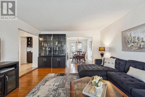 35 Bartley Bull Parkway, Brampton, ON - Indoor Photo Showing Living Room