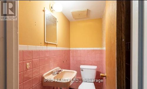 529 Vale Place, Oakville, ON - Indoor Photo Showing Bathroom