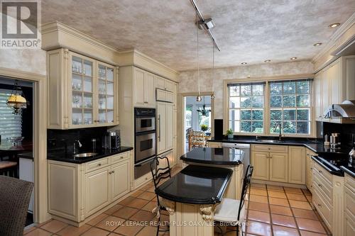 3020 First Street, Burlington, ON - Indoor Photo Showing Kitchen With Double Sink