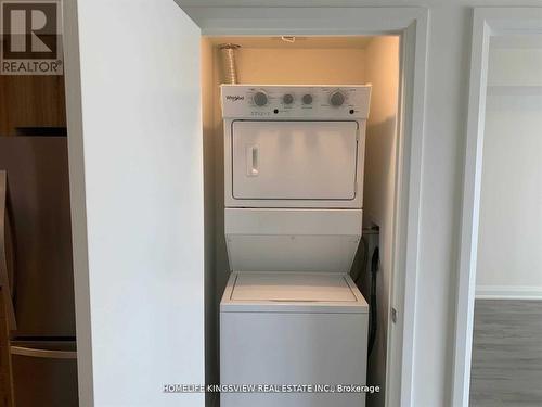 911 - 58 Lakeside Terrace, Barrie, ON - Indoor Photo Showing Laundry Room