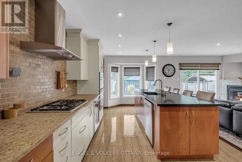 8 Randall James Drive, Ottawa, ON - Indoor Photo Showing Kitchen With Upgraded Kitchen