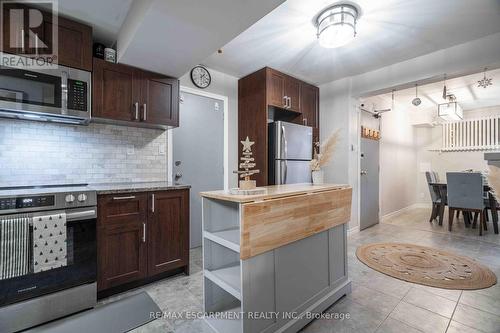 9 - 356 Hunter Street E, Hamilton, ON - Indoor Photo Showing Kitchen