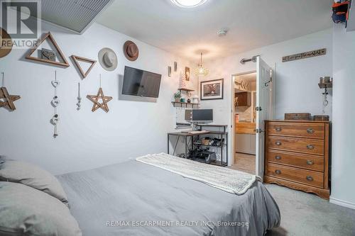 9 - 356 Hunter Street E, Hamilton, ON - Indoor Photo Showing Bedroom