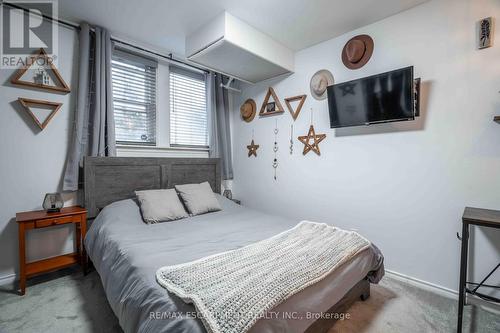 9 - 356 Hunter Street E, Hamilton, ON - Indoor Photo Showing Bedroom