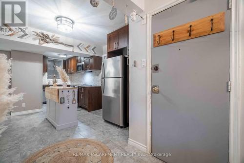 9 - 356 Hunter Street E, Hamilton, ON - Indoor Photo Showing Kitchen